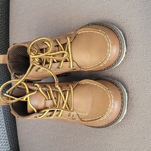 Boys boots